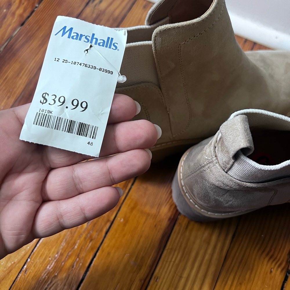 Brand new with tags dolce vita women's size 10 Chelsea boot